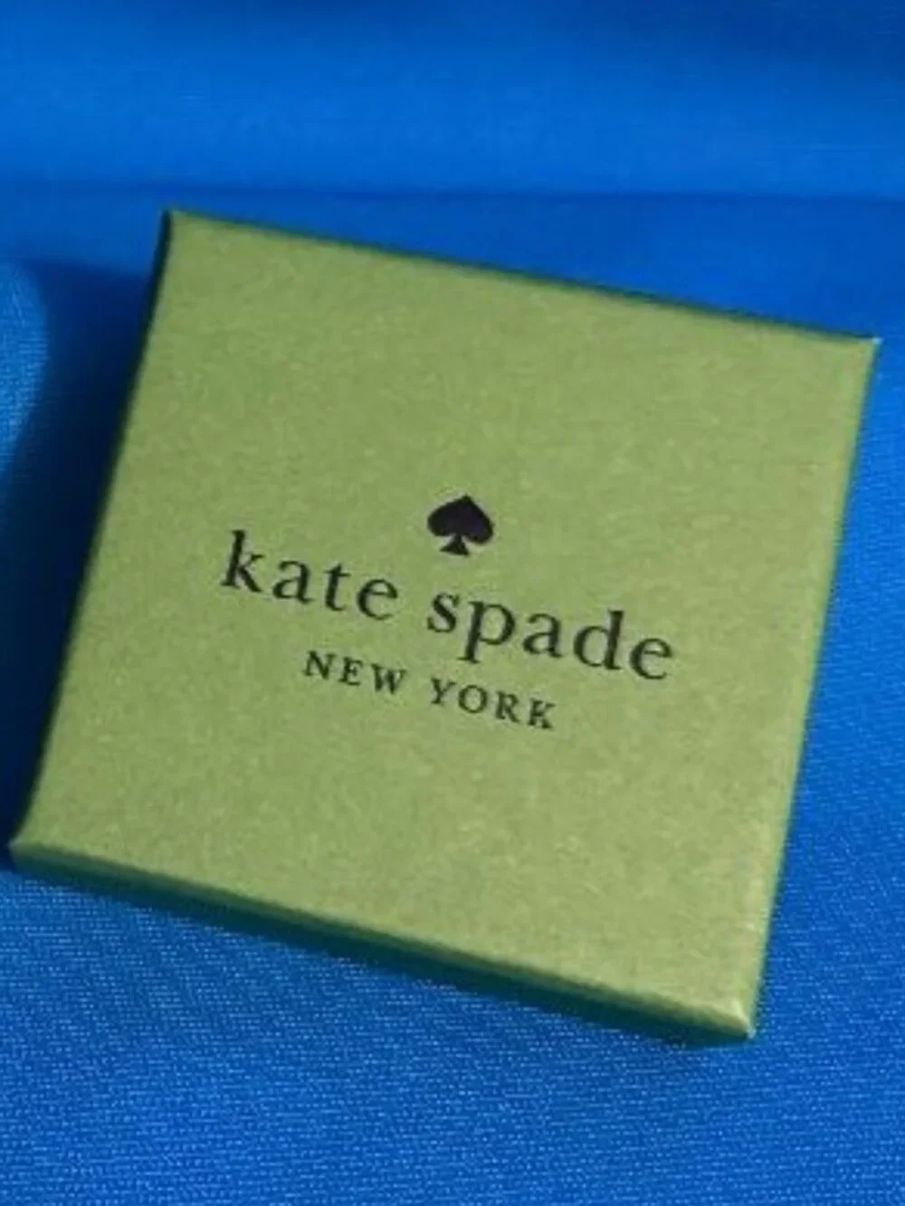 NEW ~ BNIB KATE SPADE VICTORIA SPARKLING CRYSTAL CLUSTER STUD / PIERCED EARRINGS